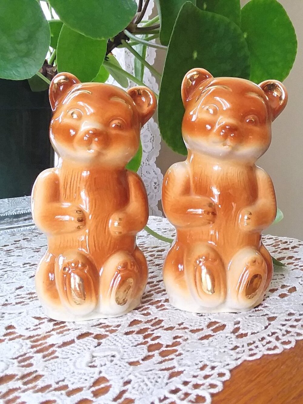 Bears Salt and Pepper Shakers - Vintage Holley Ross